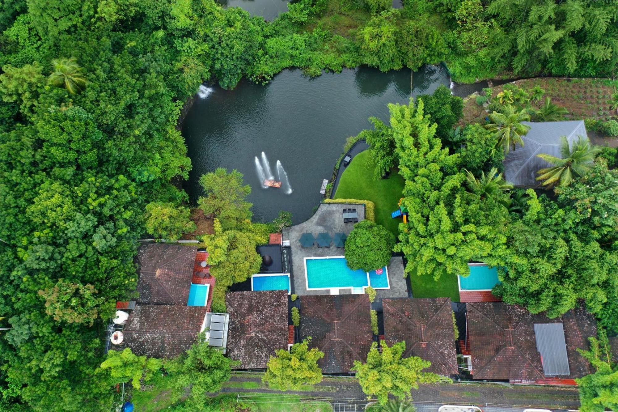 Athirapally Green Trees Атхирапали Екстериор снимка